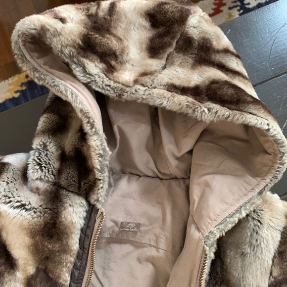 SHOWSTOPPER! 💖 European coat - Picture 5 of 9